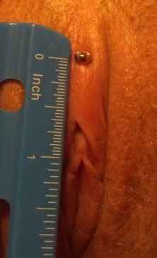Measuring top of Vertical Clit Hood Piercing